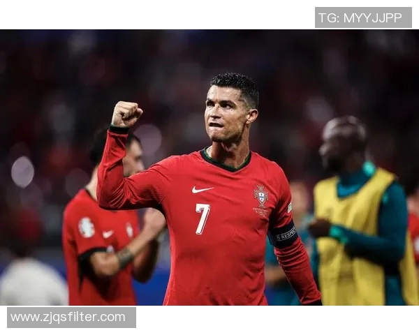 足球明星C罗的签名背后的故事与价值解析